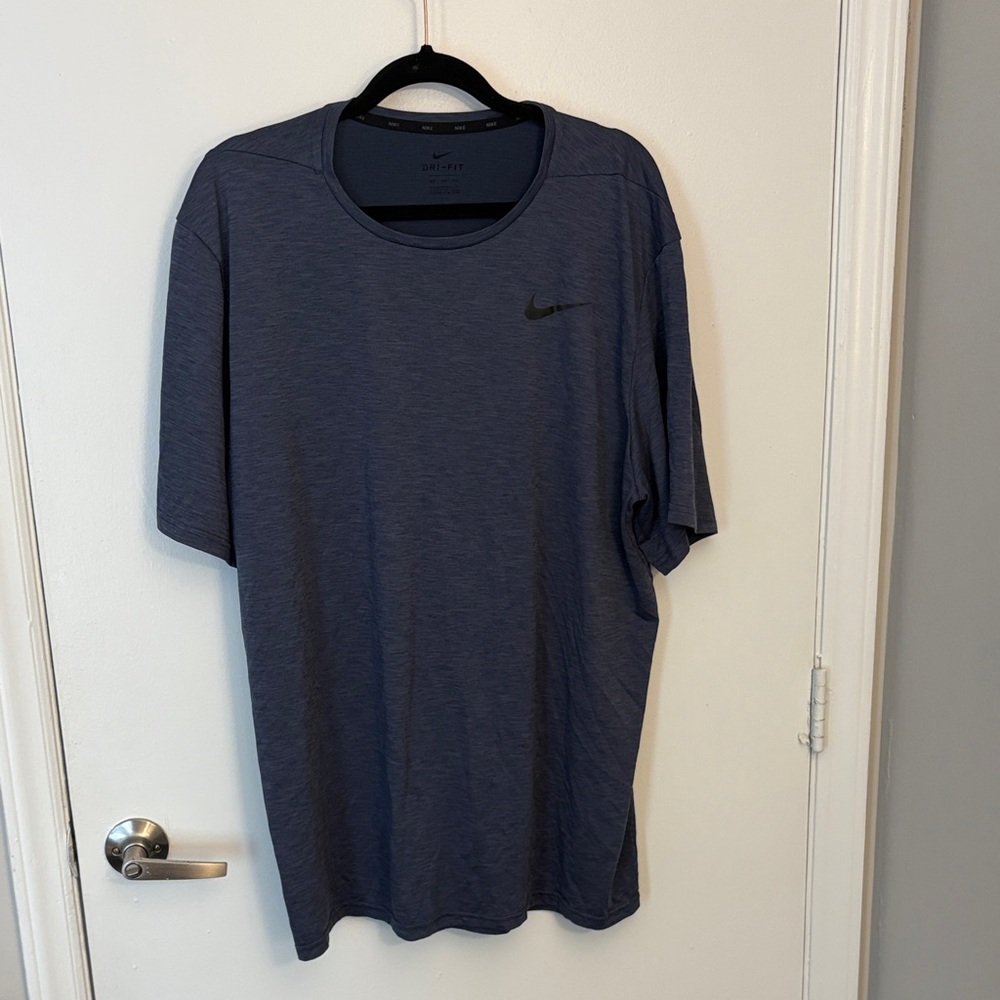 Nike Men's Dark Blue Short Sleeve Tee